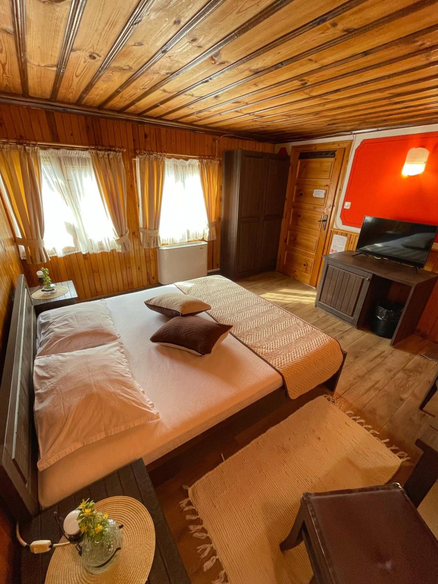Guest Rooms Colorit Koprivshtitsa Exterior photo