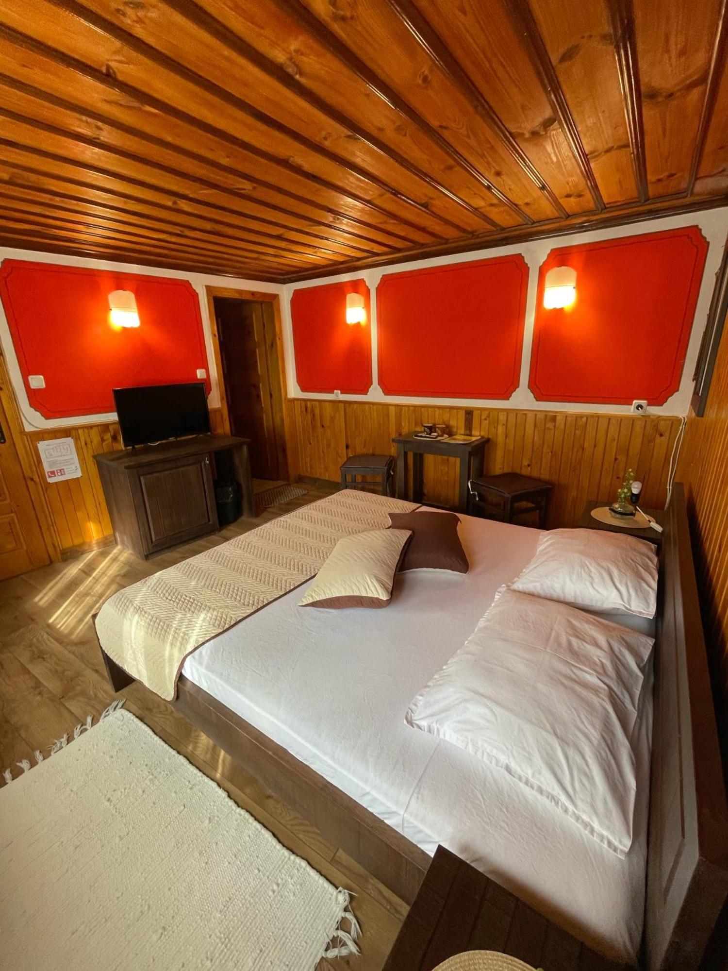 Guest Rooms Colorit Koprivshtitsa Exterior photo