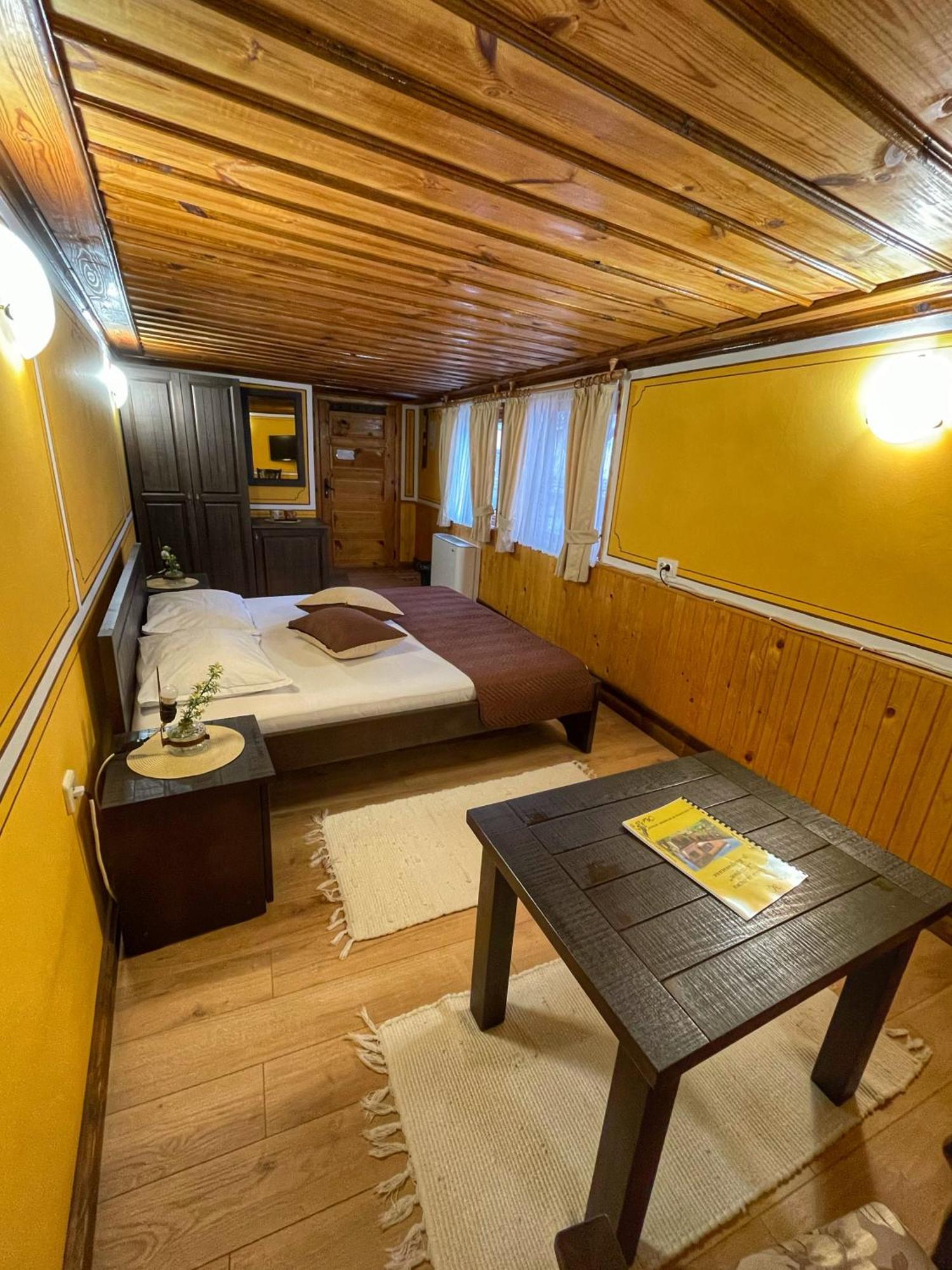 Guest Rooms Colorit Koprivshtitsa Exterior photo